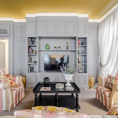 Luxury In Old Lucca
